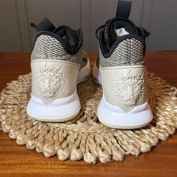 Nike Green and Gray Athletic Shoes Modern Breathable Design - Picture 9 of 16